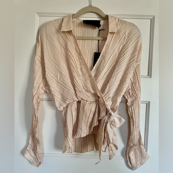Vacate the Label Anthropologie Chic Pleated Faux Wrap Milano Blouse NWT Sz Small - Picture 1 of 6